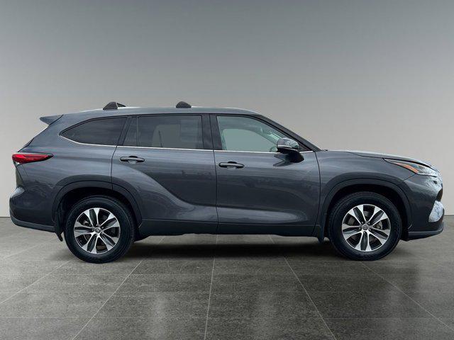 used 2021 Toyota Highlander car, priced at $36,527