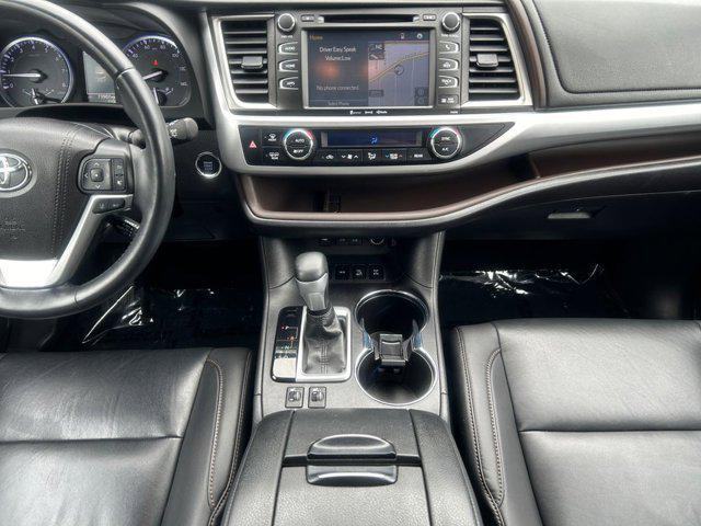 used 2019 Toyota Highlander car, priced at $27,875