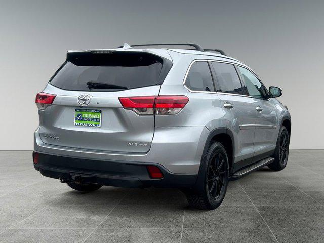 used 2019 Toyota Highlander car, priced at $27,875