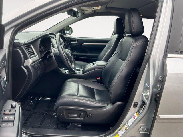 used 2019 Toyota Highlander car, priced at $27,875