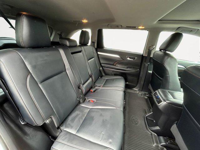 used 2019 Toyota Highlander car, priced at $27,875