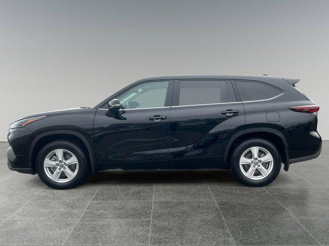 used 2024 Toyota Highlander car, priced at $37,999