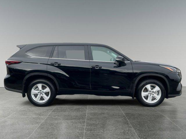 used 2024 Toyota Highlander car, priced at $37,999