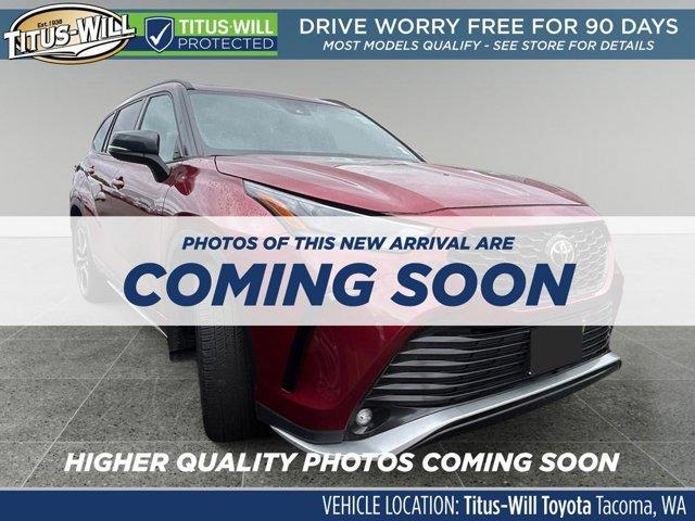 used 2021 Toyota Highlander car, priced at $41,999