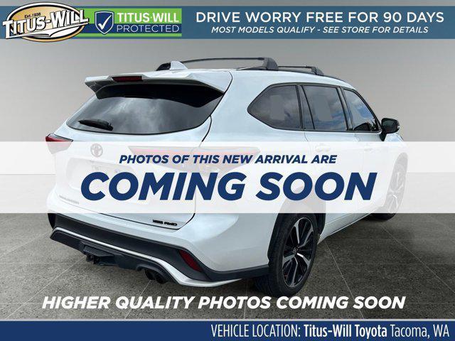 used 2022 Toyota Highlander car, priced at $39,999