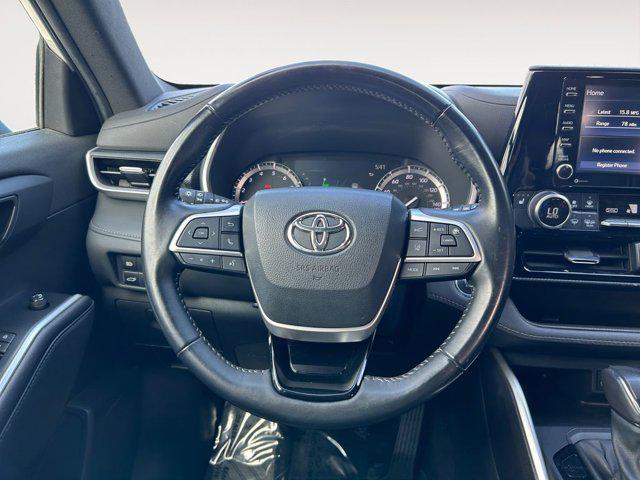 used 2022 Toyota Highlander car, priced at $38,987