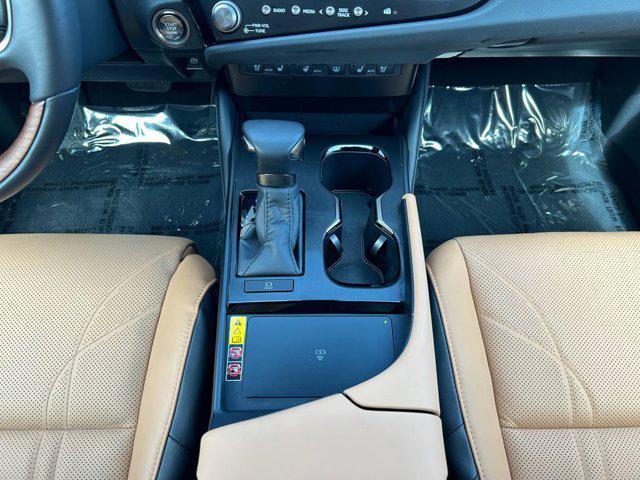 used 2025 Lexus ES 350 car, priced at $50,987
