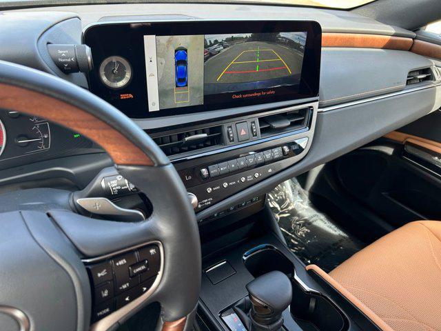 used 2025 Lexus ES 350 car, priced at $50,987