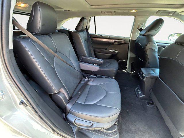 used 2021 Toyota Highlander Hybrid car, priced at $49,998