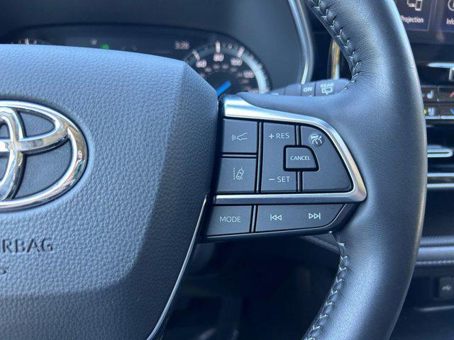 used 2021 Toyota Highlander Hybrid car, priced at $49,998