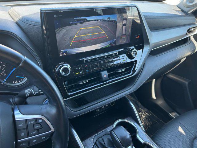 used 2021 Toyota Highlander Hybrid car, priced at $45,999