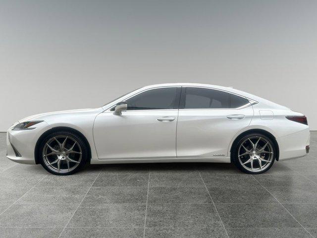 used 2020 Lexus ES 300h car, priced at $37,212