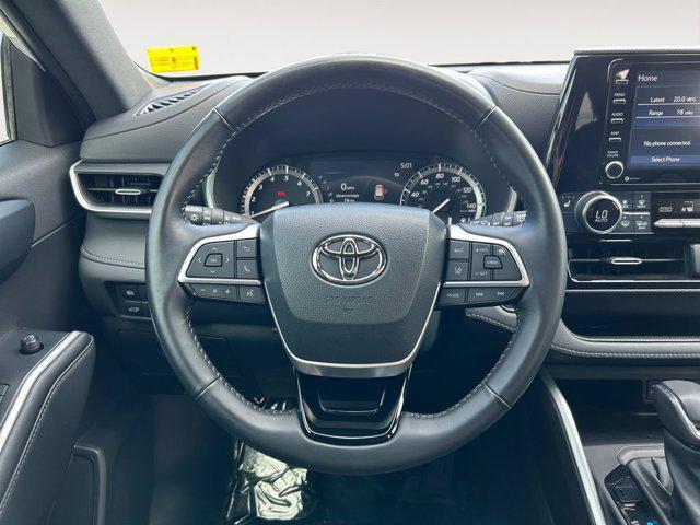 used 2022 Toyota Highlander car, priced at $43,999