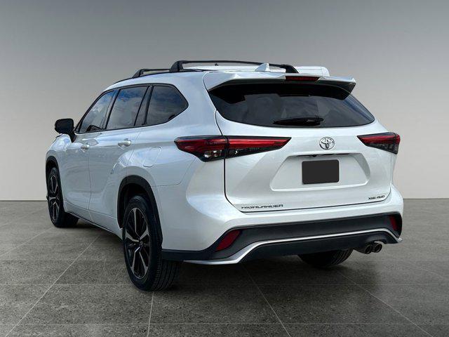 used 2022 Toyota Highlander car, priced at $43,999