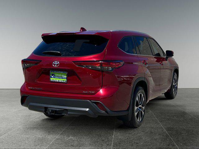 used 2022 Toyota Highlander car, priced at $47,999
