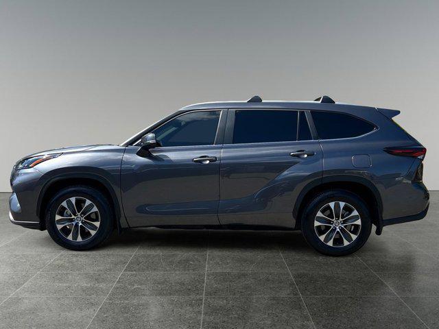 used 2024 Toyota Highlander car, priced at $49,999