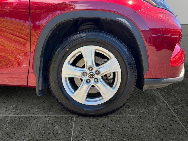 used 2022 Toyota Highlander car, priced at $36,999