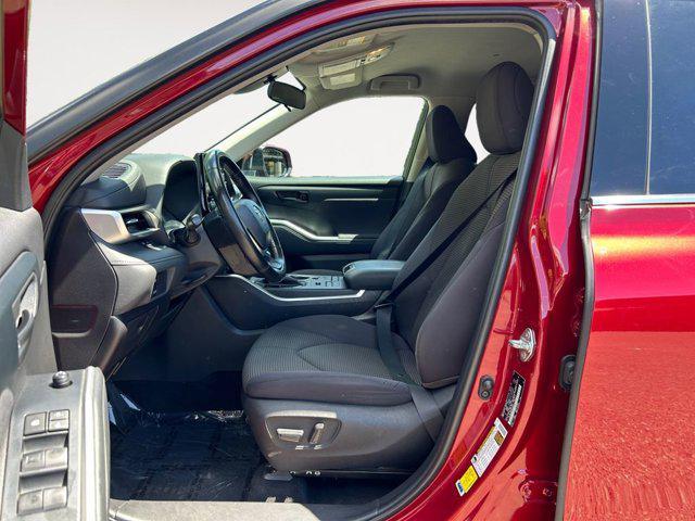 used 2022 Toyota Highlander car, priced at $36,999
