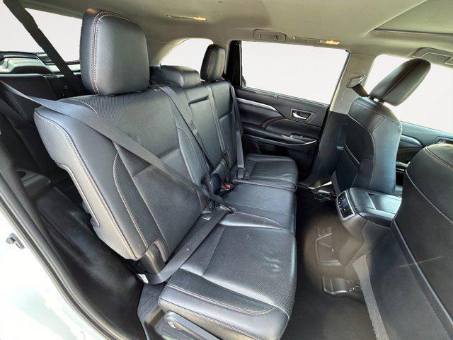 used 2019 Toyota Highlander car, priced at $36,510