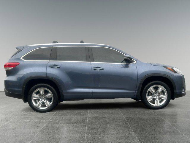 used 2019 Toyota Highlander Hybrid car, priced at $39,999