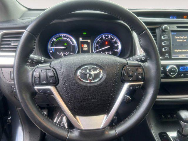 used 2019 Toyota Highlander Hybrid car, priced at $39,999