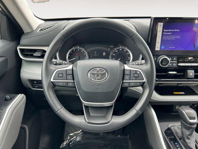used 2024 Toyota Highlander car, priced at $46,997