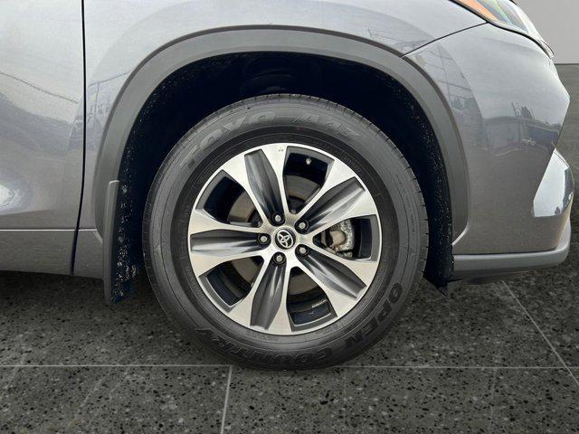 used 2024 Toyota Highlander car, priced at $46,997