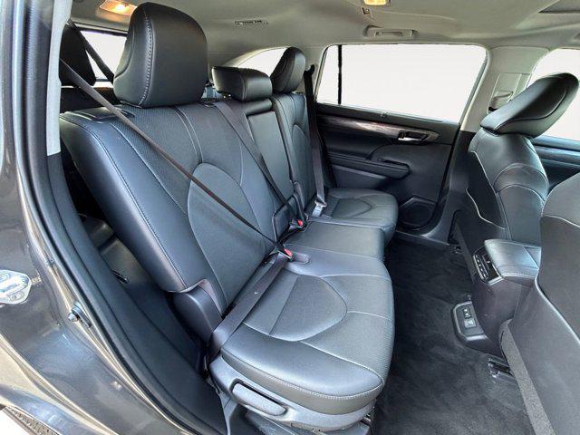 used 2021 Toyota Highlander Hybrid car, priced at $45,424