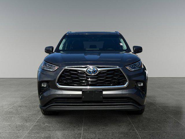 used 2021 Toyota Highlander Hybrid car, priced at $45,424