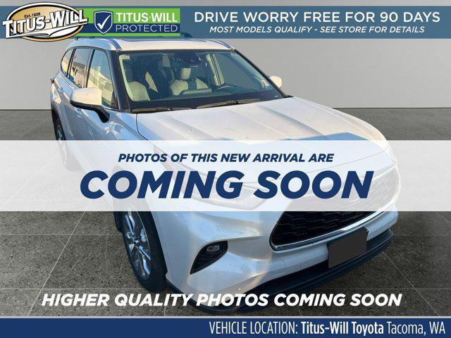 used 2022 Toyota Highlander car, priced at $38,999