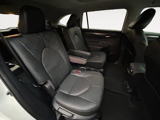 used 2021 Toyota Highlander Hybrid car, priced at $47,999