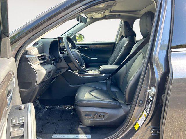 used 2022 Toyota Highlander Hybrid car, priced at $46,987