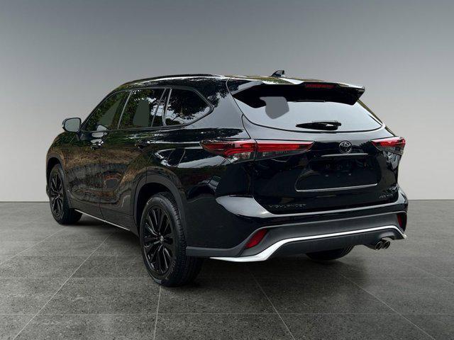 used 2024 Toyota Highlander car, priced at $47,999