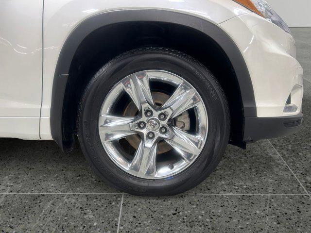 used 2015 Toyota Highlander car, priced at $21,999