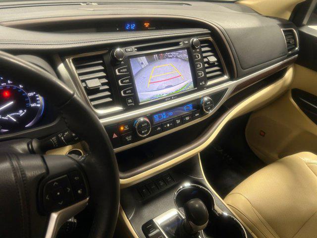 used 2015 Toyota Highlander car, priced at $21,999