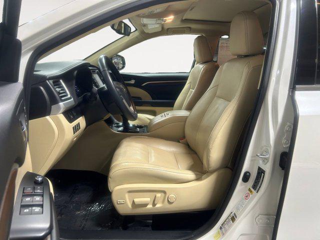 used 2015 Toyota Highlander car, priced at $21,999