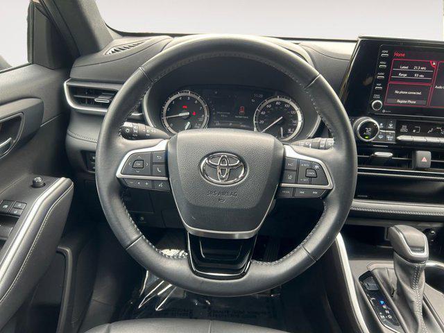 used 2022 Toyota Highlander car, priced at $36,952