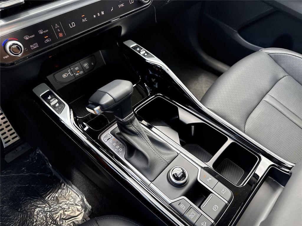 new 2025 Kia Sorento car, priced at $41,876