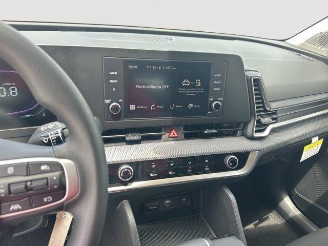 new 2025 Kia Sportage car, priced at $30,452