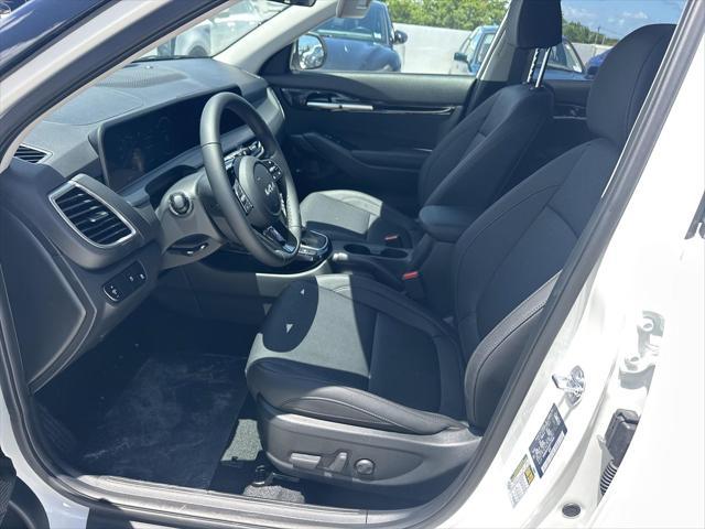 new 2025 Kia Seltos car, priced at $27,888