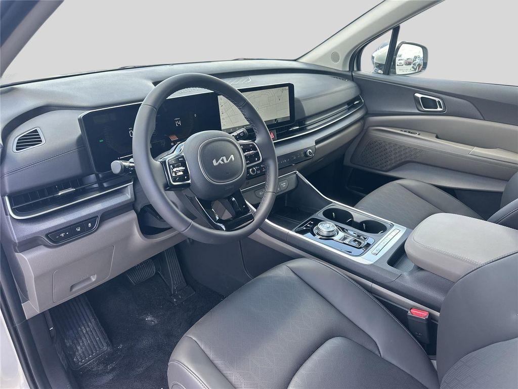 new 2026 Kia Carnival Hybrid car, priced at $45,385