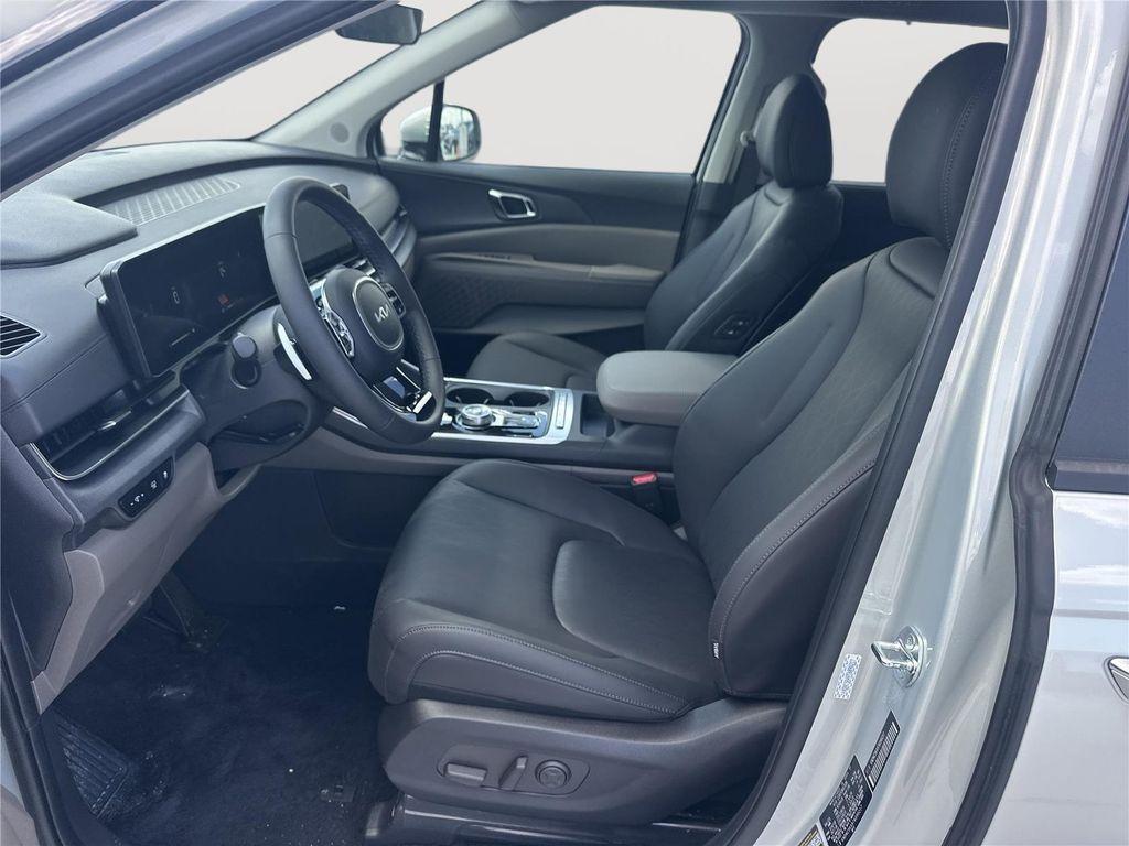 new 2026 Kia Carnival Hybrid car, priced at $45,385