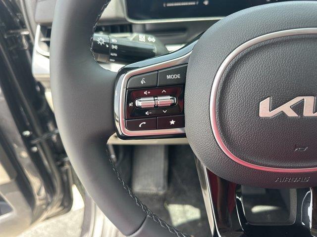 new 2025 Kia Carnival car, priced at $40,530