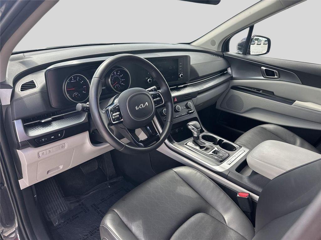 used 2024 Kia Carnival car, priced at $27,690