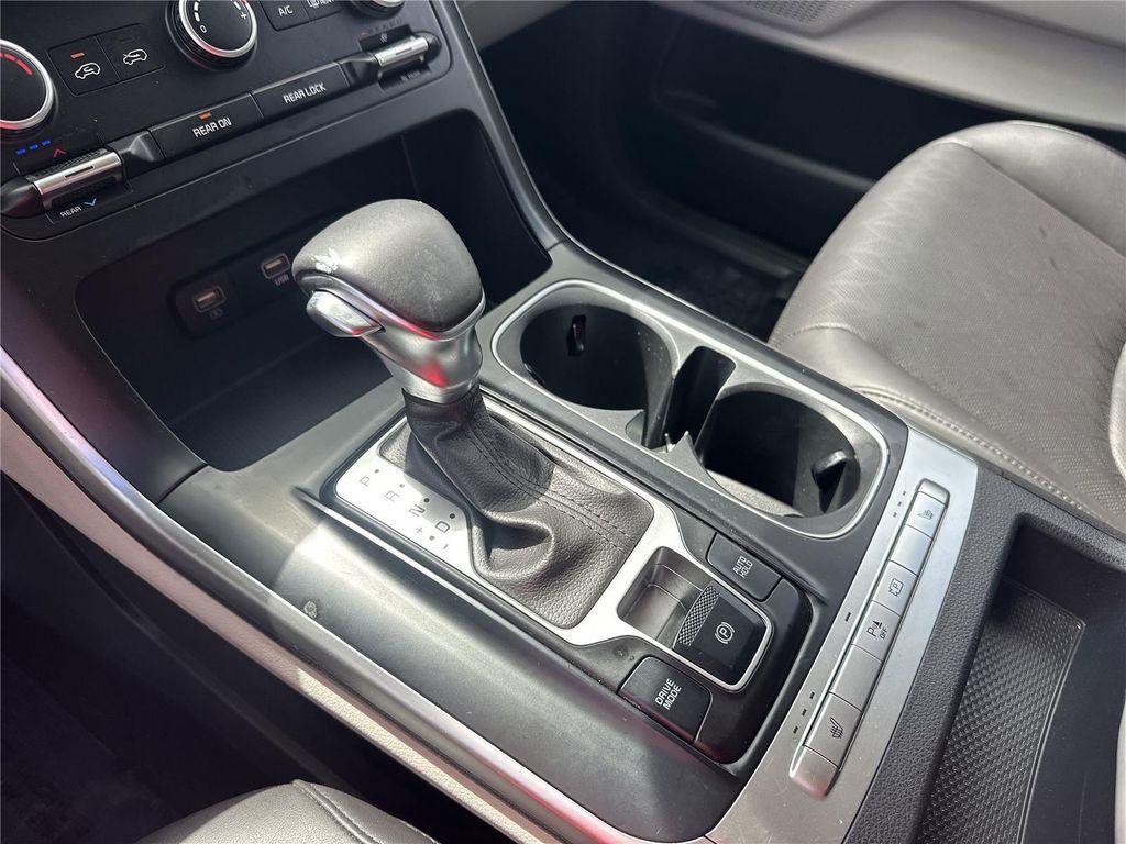 used 2024 Kia Carnival car, priced at $27,690
