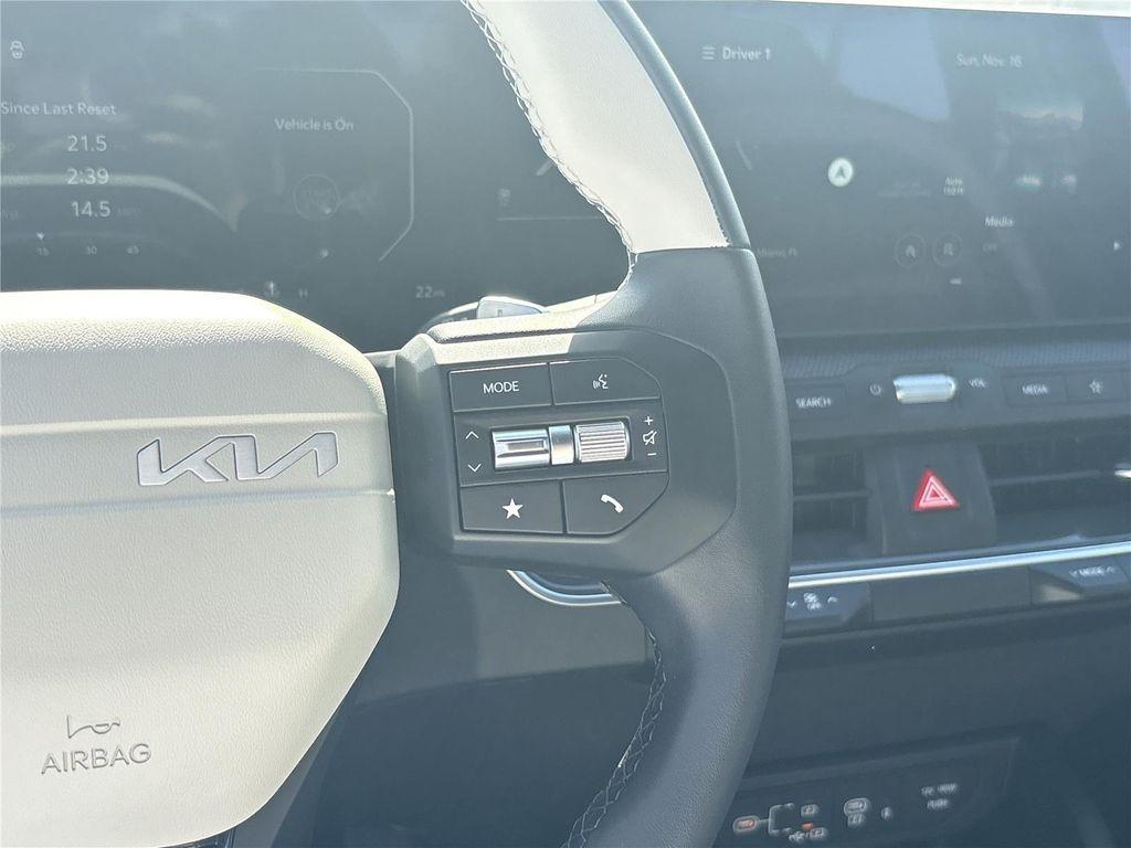 new 2025 Kia K4 car, priced at $28,004