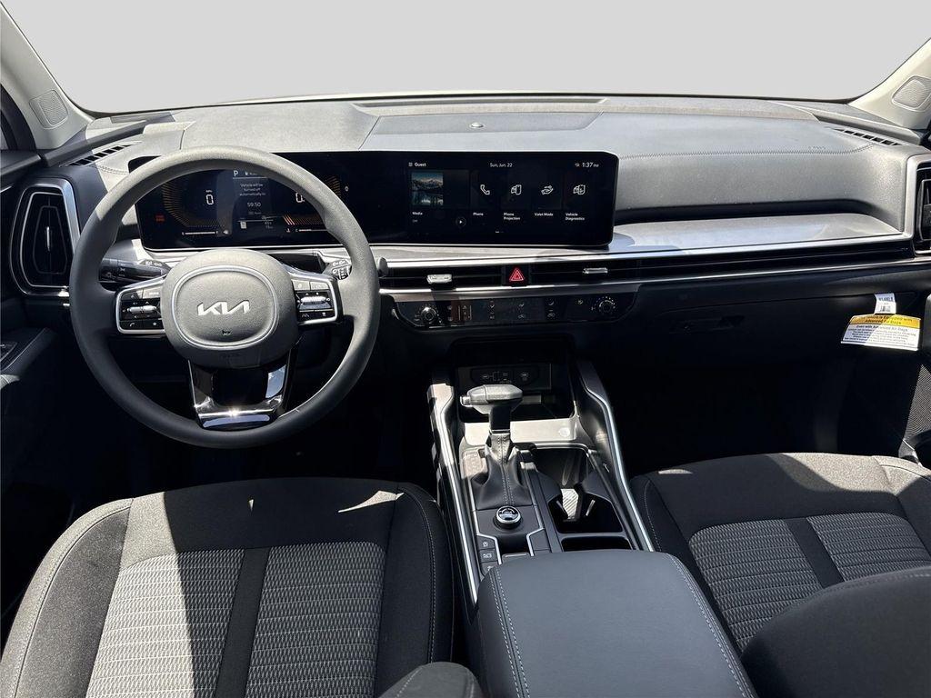 new 2025 Kia Sorento car, priced at $33,443