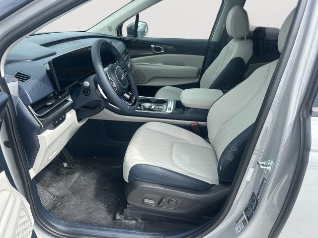 new 2025 Kia Carnival Hybrid car, priced at $51,931