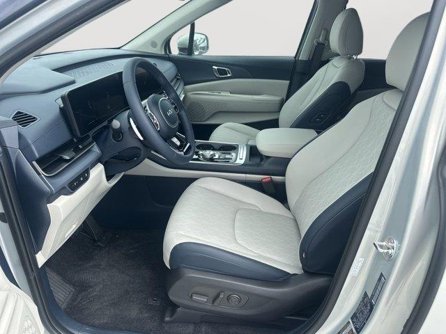 new 2025 Kia Carnival Hybrid car, priced at $43,674
