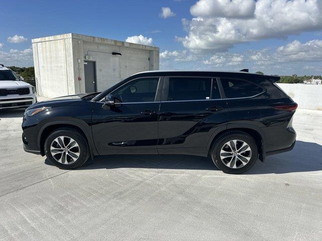 used 2024 Toyota Highlander car, priced at $40,985